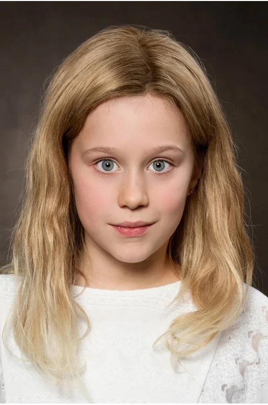 Echthaar Kinderperücke Belle Madame: Gilda RH sicht von vorne.