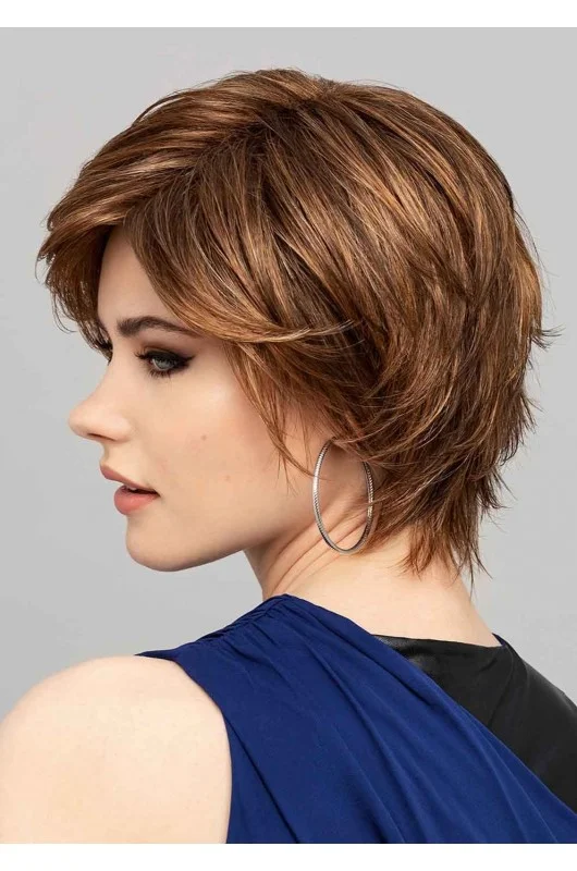 Συνθετική περούκα Gisela Mayer: New Shane Lace πλαϊνή όψη. Συνθετική περούκα Gisela Mayer: New Shane Lace πλαϊνή όψη.