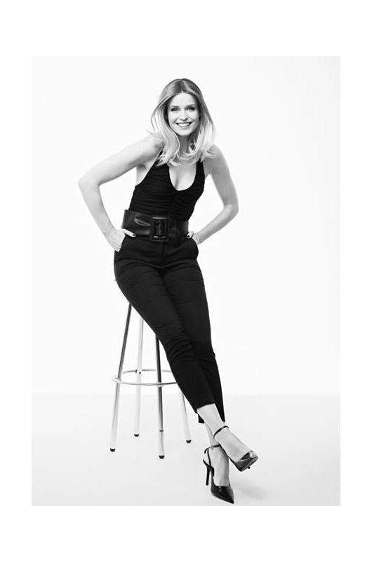 Συνθετική  περούκα Gisela Mayer: Magic Advance πλαινη όψη.