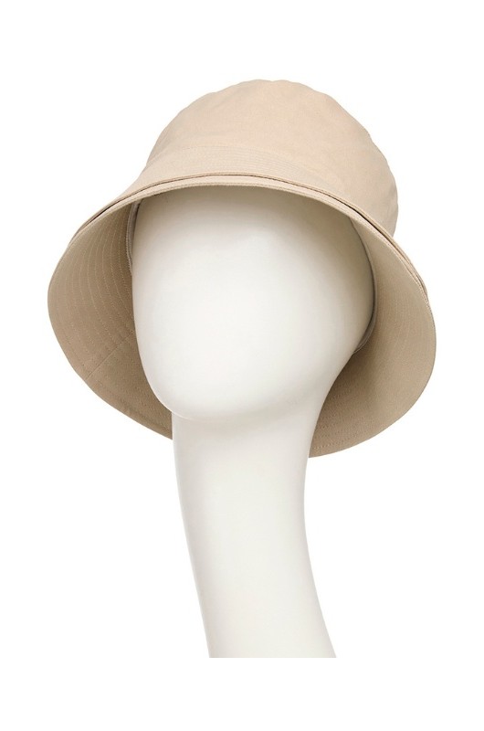 Ο σχεδιασμός bucket hat προσφέρει άνεση και λειτουργικότητα, ενώ η απόχρωση "Desert Vibes" ταιριάζει με κάθε outfit.