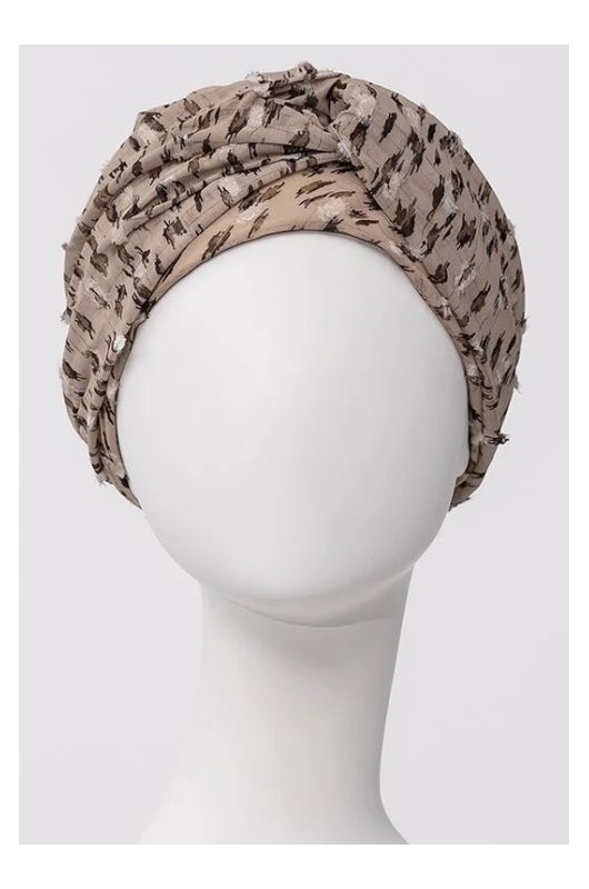 Το ελαφρύ ύφασμα σιφόν (chiffon) χαρίζει ένα μοναδικό εφέ στρώσεων και φυσικό όγκο.