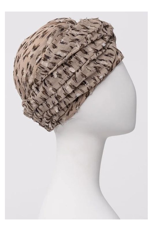 Setzen Sie zuerst die Basis auf und richten Sie dann das Band für ein perfektes und einfaches Styling aus.