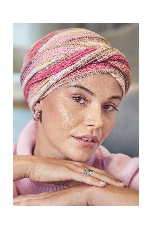 Das feminine und helle Kopftuch Christine HocZoya V mit rosa und magenta Streifen.