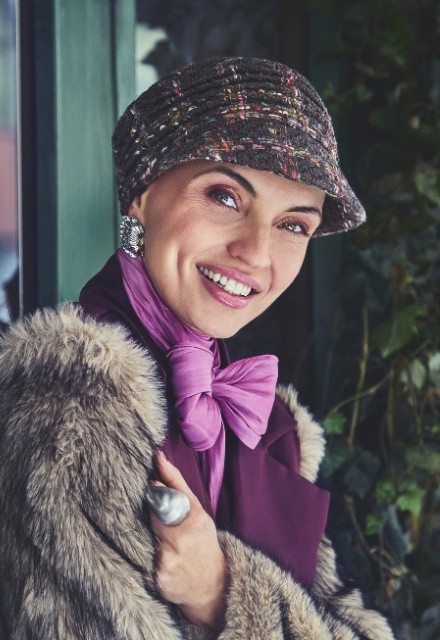 Die ultimative Wahl für Ihre Winterlooks, lässt sich perfekt mit Schals und Mänteln kombinieren.