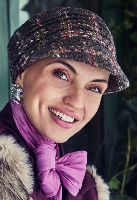 Το εντυπωσιακό Καπέλο Christine HocPandora Boho Oxford Brown με διακριτική χρυσή κλωστή.