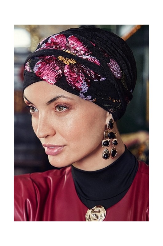 Das beeindruckende Kopftuch Christine 2 in 1 HocPerla mit floralem Stirnband und Pailletten. Das beeindruckende Kopftuch Christine 2 in 1 HocPerla mit floralem Stirnband und Pailletten.