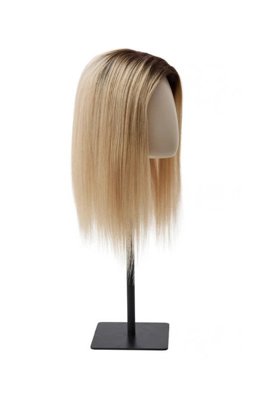 Das Damen Echthaarteil REMY MONO TOPPER mit 45cm Länge und Lacefront für stirnfreie Styles