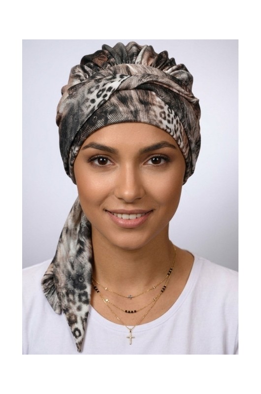 Das Winter-Kopftuch Lidia Mila Winter TL/101 kombiniert Jacquard-Stoff mit einer 100% Bambus-Innenseite. Das Winter-Kopftuch Lidia Mila Winter TL/101 kombiniert Jacquard-Stoff mit einer 100% Bambus-Innenseite.