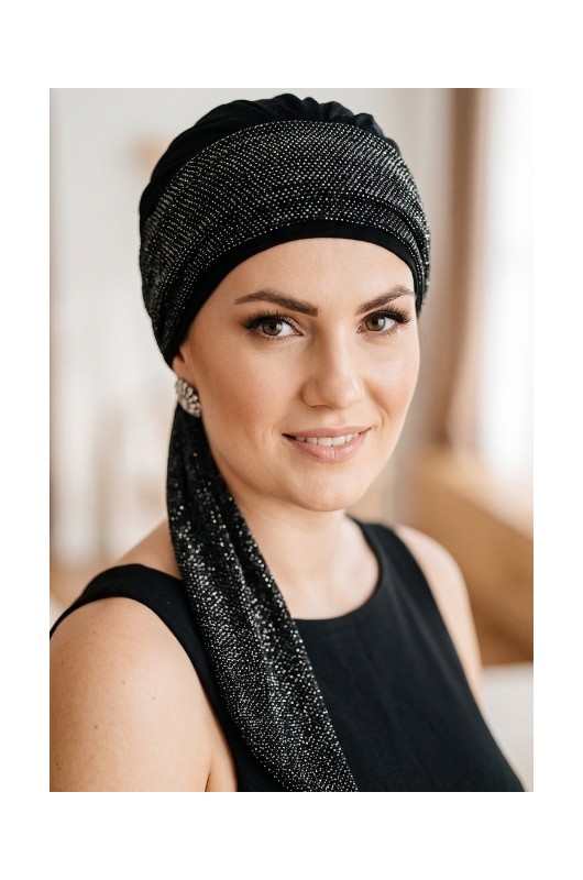 Το γιορτινό Τουρμπάνι Lidia CLARA M34 CHUSTA AMELIA δεν απαιτεί μορφοποίηση στο κεφάλι και διαθέτει κρυφές ραφές. Το γιορτινό Τουρμπάνι Lidia CLARA M34 CHUSTA AMELIA δεν απαιτεί μορφοποίηση στο κεφάλι και διαθέτει κρυφές ραφές.